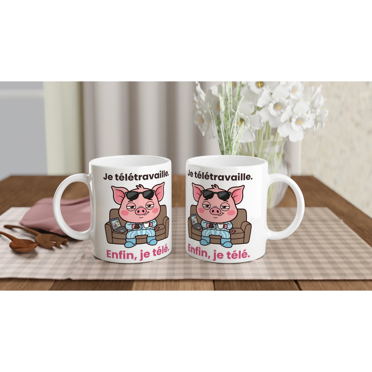 Tasse « Je télétravaille. Enfin, je télé. » – Jason le cochon – céramique 330 ml