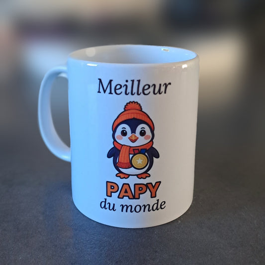 Tasse « Meilleur Papy du monde » – Nono le pingouin – photo réelle sur table
