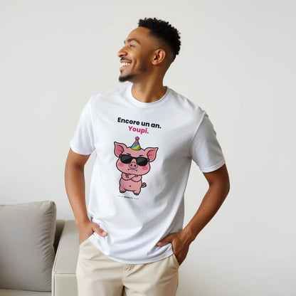 T-shirt NOVALYT avec Jason le cochon, « Encore un an. Youpi. » – vue 4