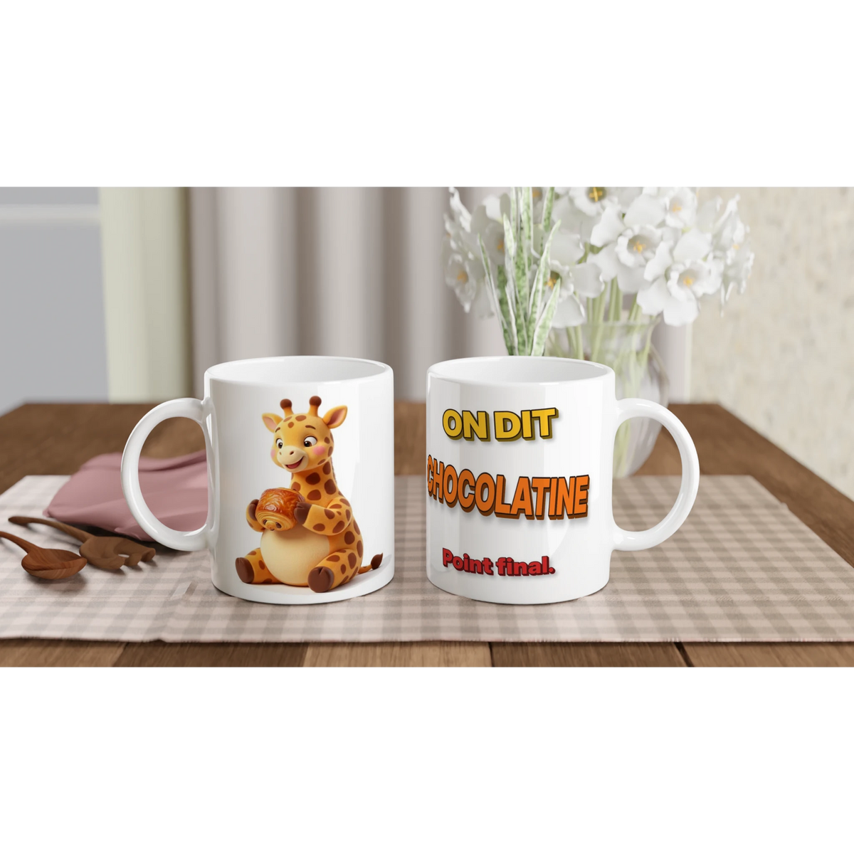 Tasse humour « On dit chocolatine » – Gigi la girafe, édition 3D – les deux côtés : dessin et texte