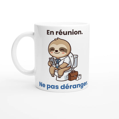 Tasse « En réunion. Ne pas déranger. » – Molo le paresseux – vue de face
